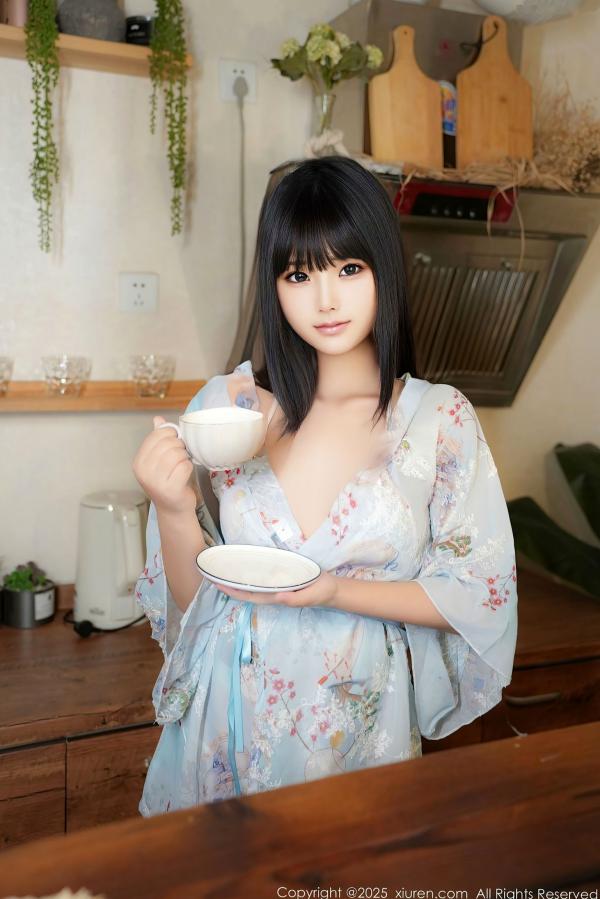    XiuRen秀人网9760-姚若兮vay-清透浅蓝碎花纱裙与纯欲白丝演绎，室内唯美私房写真，性感爆乳无圣光大尺度，尽显极致诱惑身材第10张图片