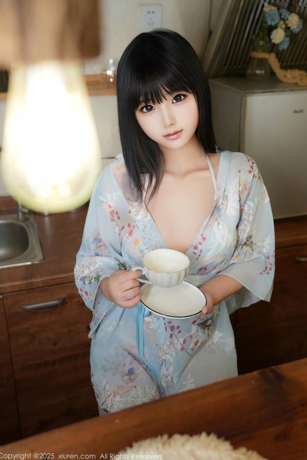    XiuRen秀人网9760-姚若兮vay-清透浅蓝碎花纱裙与纯欲白丝演绎，室内唯美私房写真，性感爆乳无圣光大尺度，尽显极致诱惑身材第12张图片