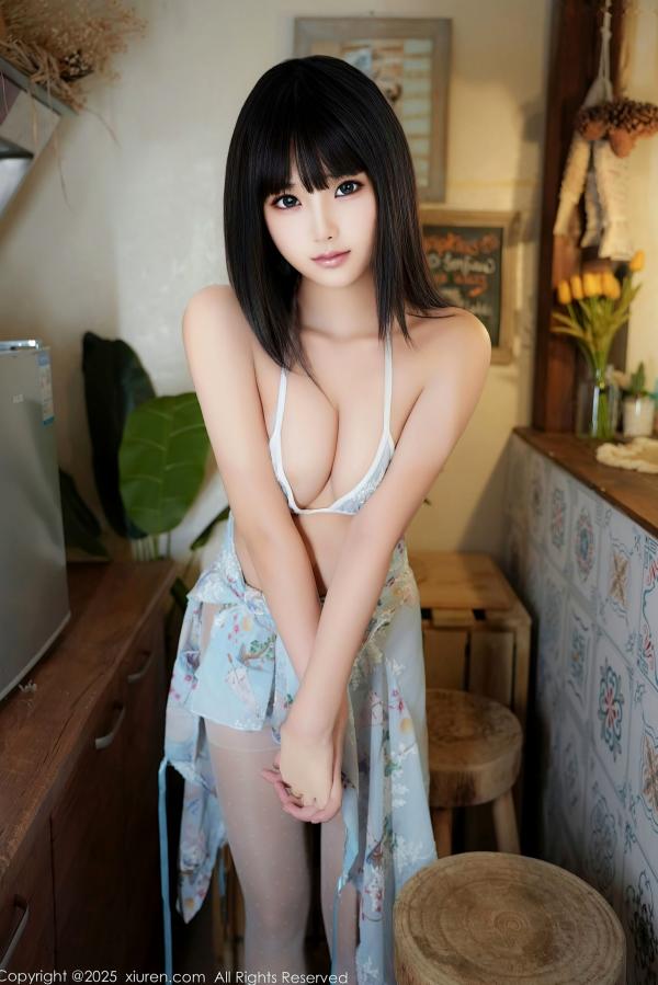    XiuRen秀人网9760-姚若兮vay-清透浅蓝碎花纱裙与纯欲白丝演绎，室内唯美私房写真，性感爆乳无圣光大尺度，尽显极致诱惑身材第45张图片