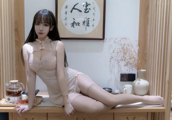 过期米线线喵   过期米线线喵-温泉本：湿身改良旗袍美腿诱惑，极品私房性感写真第7张图片