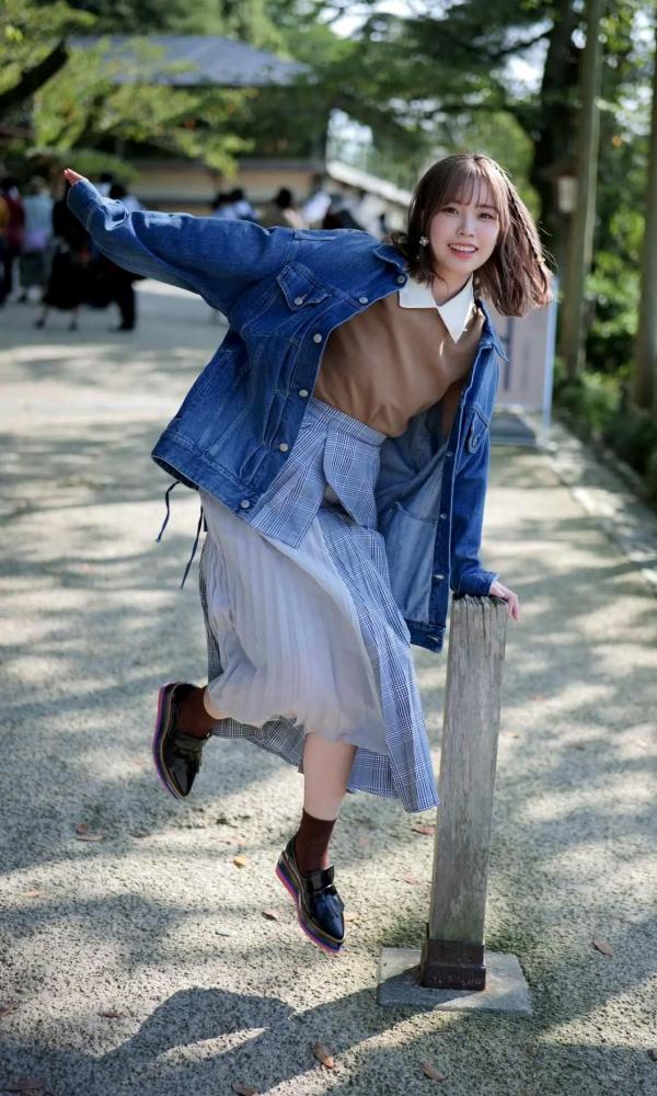    Liyuu写真集「いつまでも、ずっと。」清新甜美户外写真，可爱花裙与海边车拍，尽显灵动治愈女神范儿第15张图片