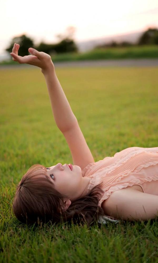    Liyuu写真集「いつまでも、ずっと。」清新甜美户外写真，可爱花裙与海边车拍，尽显灵动治愈女神范儿第24张图片