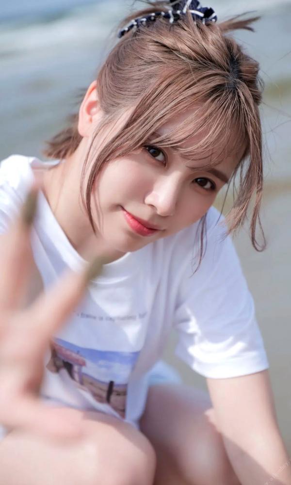    Liyuu写真集「いつまでも、ずっと。」清新甜美户外写真，可爱花裙与海边车拍，尽显灵动治愈女神范儿第47张图片