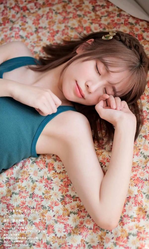    Liyuu写真集「いつまでも、ずっと。」清新甜美户外写真，可爱花裙与海边车拍，尽显灵动治愈女神范儿第57张图片