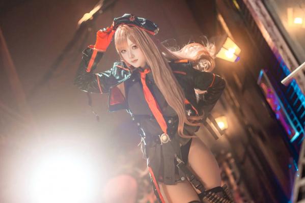    屿鱼 - Nikke系列高还原COSPLAY：皮衣诱惑、战术装备与粉色兔女郎百变造型鉴赏第35张图片