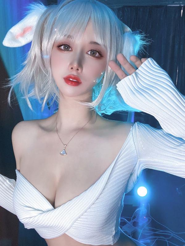 过期米线线喵   过期米线线喵-兔子小姐性感角色扮演高清写真_纯欲系白丝蕾丝内衣私房照第43张图片