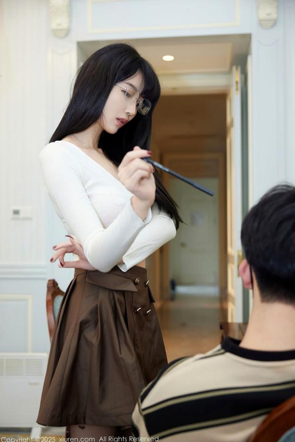    XiuRen秀人网-9737-玥儿玥er-知性美女家教角色扮演，精致心形丝袜制服诱惑，气质女神居家私房写真-2025.01.10第29张图片