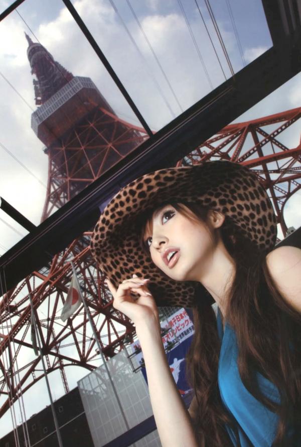   篠田麻里子 Mariko Shinoda《Pendulum》高清写真集，黑裙优雅神秘与比基尼丛林诱惑，尽显女神多面迷人风采第82张图片
