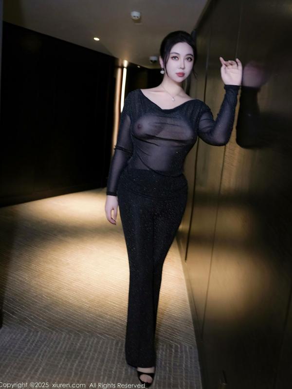   XiuRen秀人网-9725-风景尤美-熟女黑衣爆乳诱惑-室内深夜私房写真-大尺度绝美身材-2025.01.08第6张图片