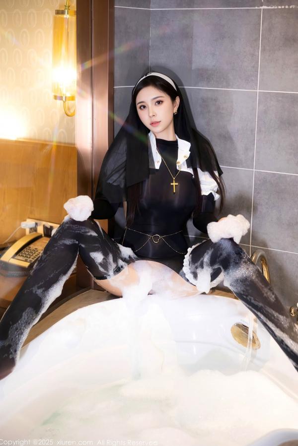    秀人网9723小蛮妖Yummy：唯美浴室泡泡浴私房照，性感湿身曲线诱惑，极致魅惑写真大片第39张图片