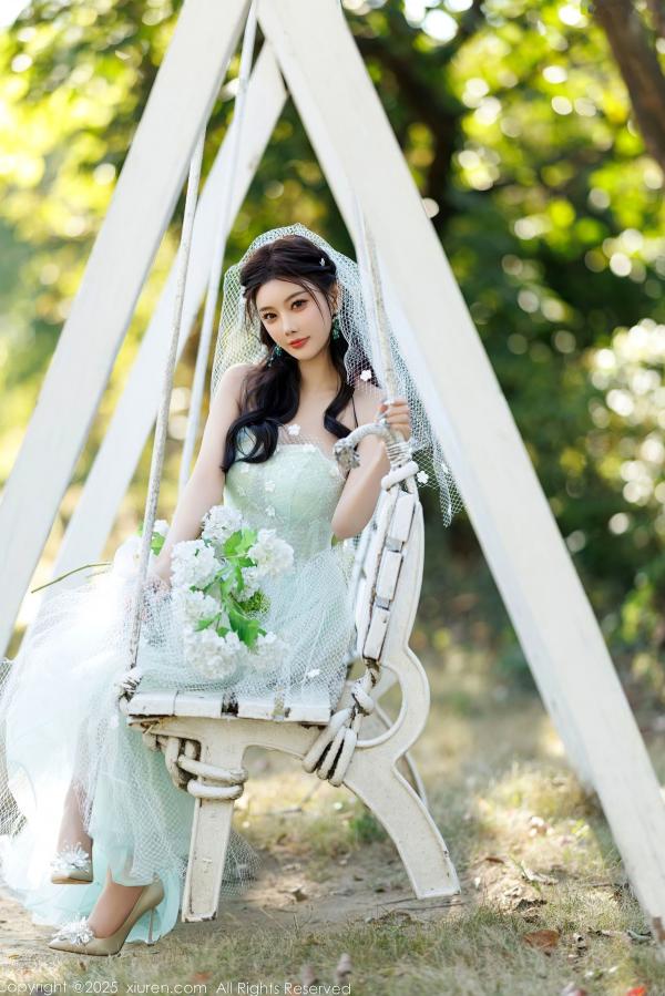 杨晨晨 sugar小甜心CC  秀人网杨晨晨Yome唯美婚纱透视写真，白色蕾丝内衣诱惑，户外与室内私房大尺度摄影第12张图片