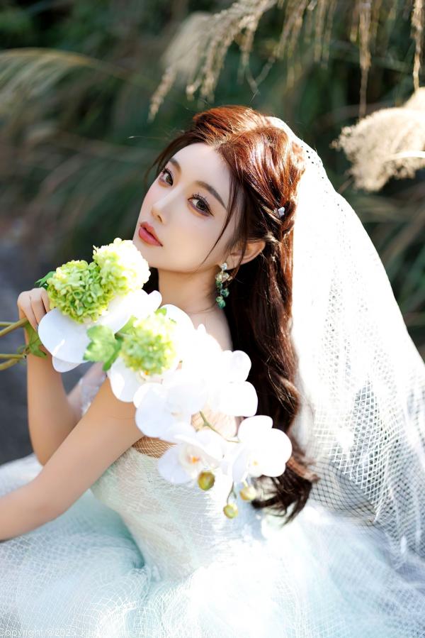 杨晨晨 sugar小甜心CC  秀人网杨晨晨Yome唯美婚纱透视写真，白色蕾丝内衣诱惑，户外与室内私房大尺度摄影第17张图片