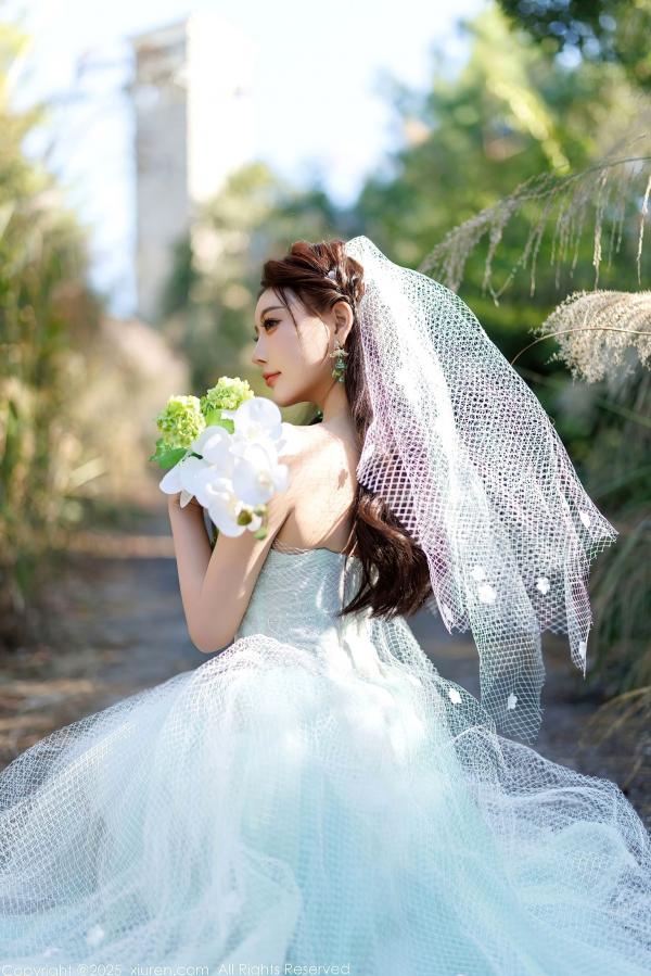 杨晨晨 sugar小甜心CC  秀人网杨晨晨Yome唯美婚纱透视写真，白色蕾丝内衣诱惑，户外与室内私房大尺度摄影第21张图片