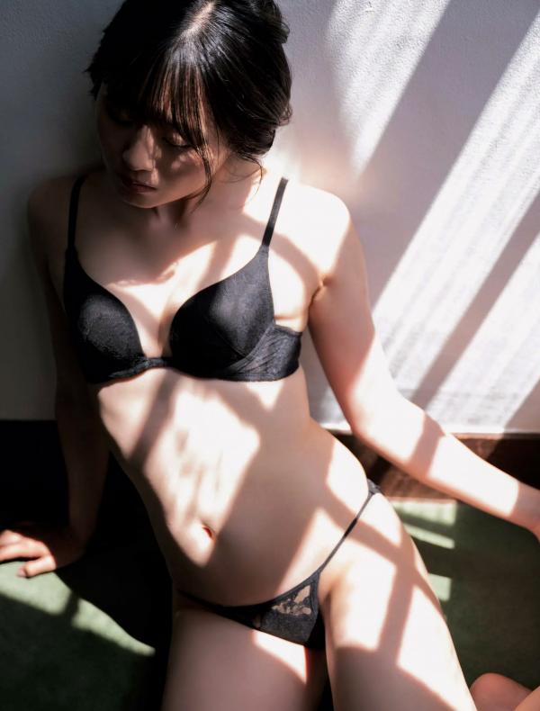    [Weekly SPA! ] 2024.07.09 期刊精选：小芝风花、ちとせよしの等众女神写真，涵盖比基尼、私房内衣与和服风情，性感御姐与清纯少女风格碰撞，极致美感视觉写真集。第9张图片