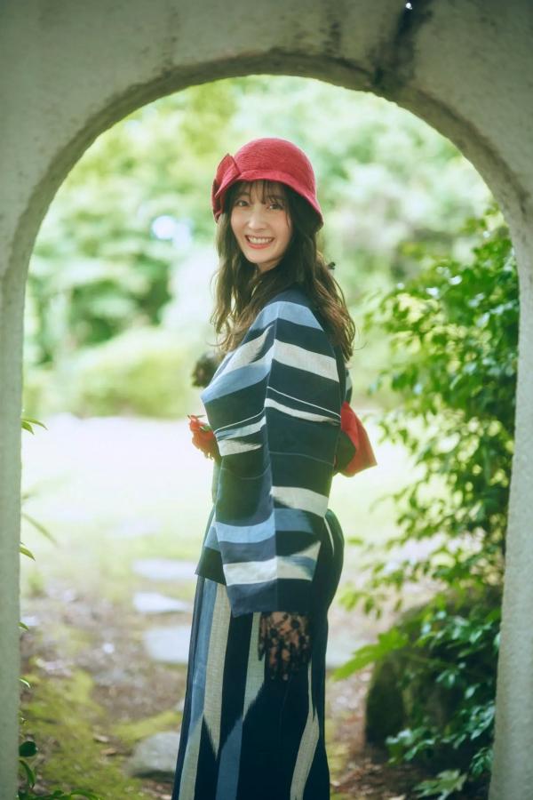    [Weekly SPA! ] 2024.07.09 期刊精选：小芝风花、ちとせよしの等众女神写真，涵盖比基尼、私房内衣与和服风情，性感御姐与清纯少女风格碰撞，极致美感视觉写真集。第27张图片