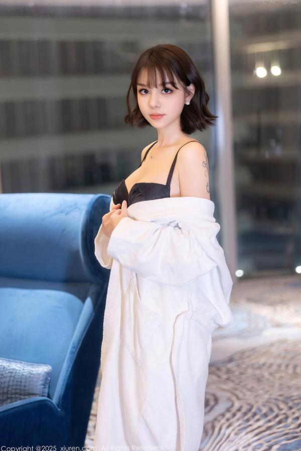    XiuRen秀人网9713黎苏苏：浴室私房时尚，短发御姐极致诱惑，黑丝蕾丝内衣写真，尽显妩媚动人身材第4张图片