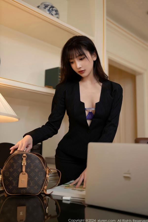    XiuRen秀人网9692期：安然与陆萱萱职场OL制服诱惑，黑色西装配蕾丝内衣演绎办公室风情姐妹花第5张图片