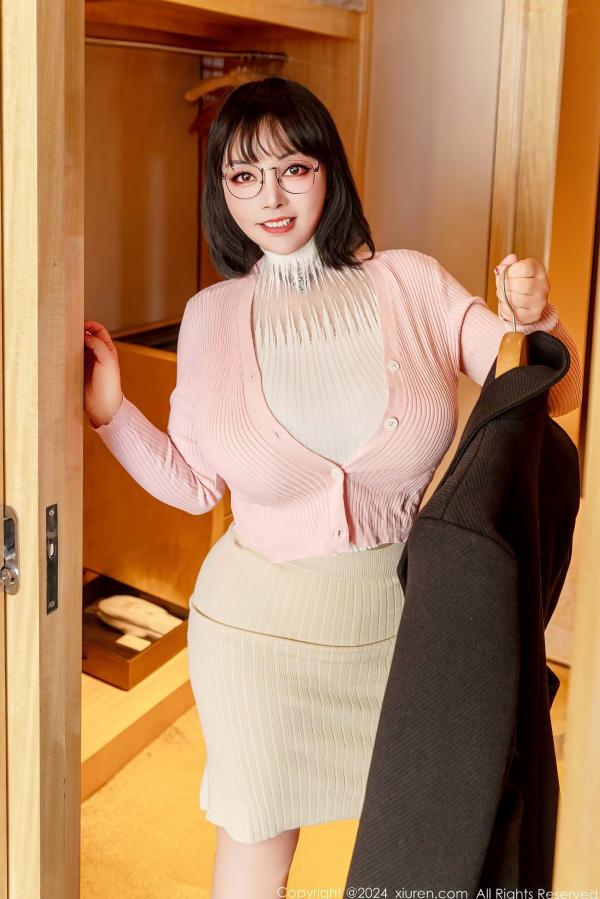    XiuRen秀人网-9685-油田溪溪：豹纹内衣搭配紧身打底，高清镜面视角下的傲人上围与极致丰腴美臀，私房大尺度性感视觉盛宴第4张图片