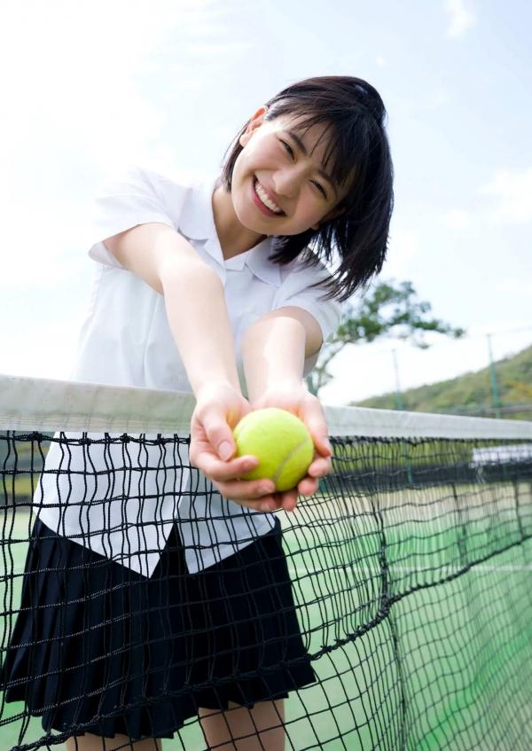    山田南実写真集「キミを見つけた日」室内私房与泳池湿发诱惑，清纯少女的极致性感连体泳衣大秀完美身段第10张图片
