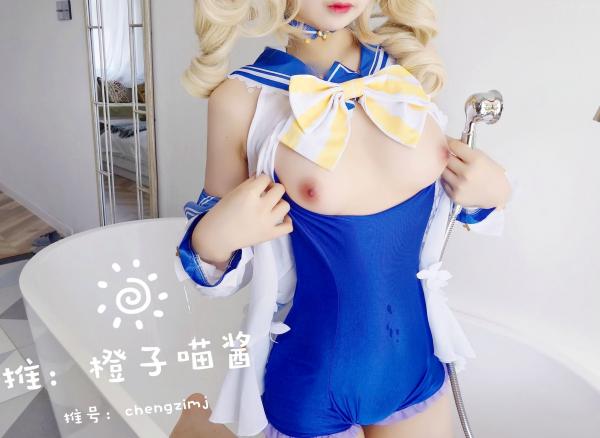    橙子喵酱-芭芭拉原神COSplay，蓝白泳衣浴室私房写真，清纯白嫩少女大尺度性感诱惑第1张图片