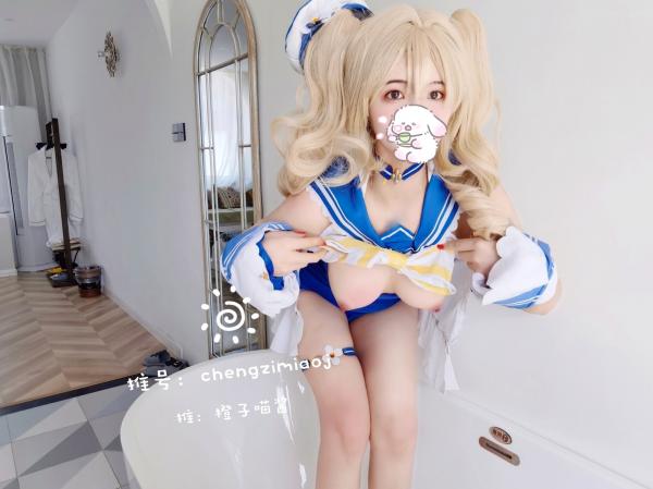    橙子喵酱-芭芭拉原神COSplay，蓝白泳衣浴室私房写真，清纯白嫩少女大尺度性感诱惑第20张图片