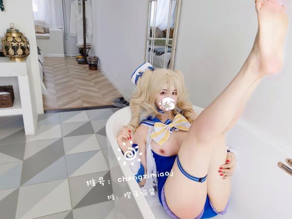    橙子喵酱-芭芭拉原神COSplay，蓝白泳衣浴室私房写真，清纯白嫩少女大尺度性感诱惑第26张图片