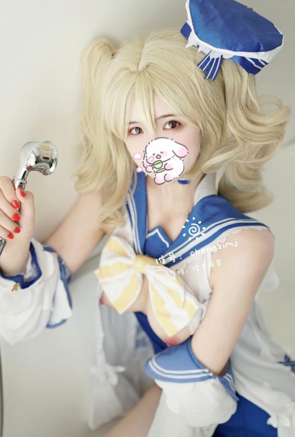    橙子喵酱-芭芭拉原神COSplay，蓝白泳衣浴室私房写真，清纯白嫩少女大尺度性感诱惑第28张图片