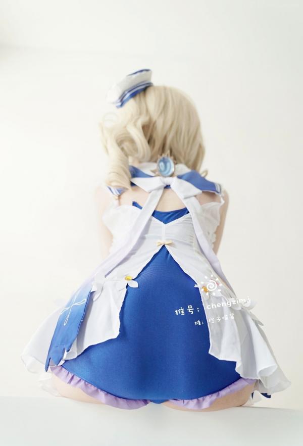    橙子喵酱-芭芭拉原神COSplay，蓝白泳衣浴室私房写真，清纯白嫩少女大尺度性感诱惑第52张图片