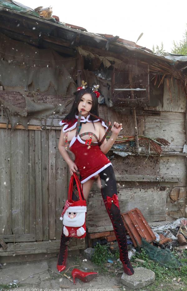    XiuRen秀人网-9630-小薯条nienie-圣诞节情趣制服诱惑，户外雪景下展现极品身材与火辣尺度第30张图片