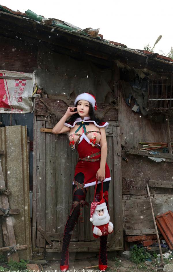   XiuRen秀人网-9630-小薯条nienie-圣诞节情趣制服诱惑，户外雪景下展现极品身材与火辣尺度第63张图片