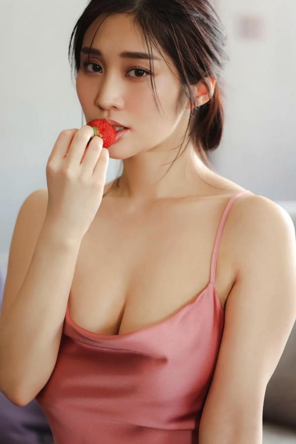    高桥凛(Rin Takahashi) - 极致火辣套房私房照，I罩杯女神绝美曲线，性感诱惑与优雅气质完美结合，精品大尺度写真作品第73张图片