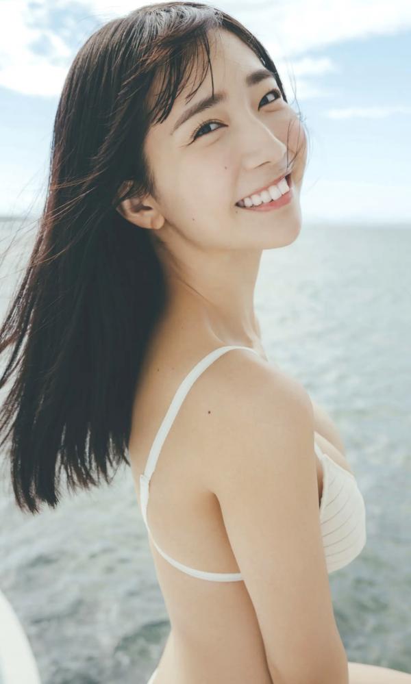    Kisumi Amau 天羽希纯 - 阳光泳池与室内私房，甜美笑容元气写真 [49P]第21张图片