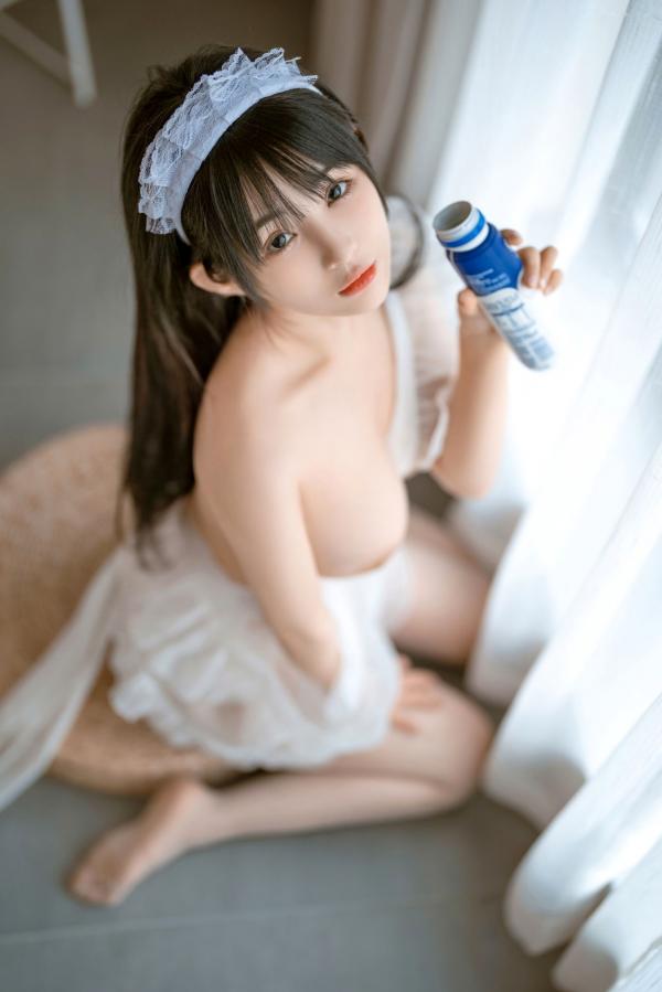 桜井宁宁 樱井宁宁  桜井宁宁-049-关于我家可爱的女仆，精致Cosplay制服私房照，展现浴室诱惑与清纯魅力，完美身材引人遐想第3张图片