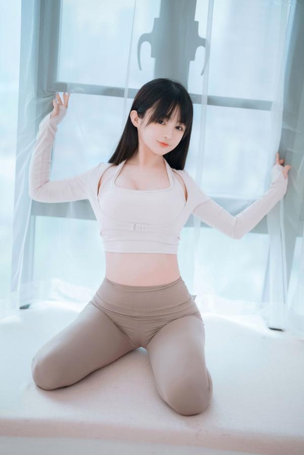 桜井宁宁 樱井宁宁  桜井宁宁-051-瑜伽妹妹，健身房私房健身写真，白嫩肌肤秀极致曲线美臀，极品性感诱惑第15张图片