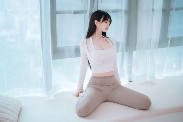 桜井宁宁 樱井宁宁  桜井宁宁-051-瑜伽妹妹，健身房私房健身写真，白嫩肌肤秀极致曲线美臀，极品性感诱惑第17张图片