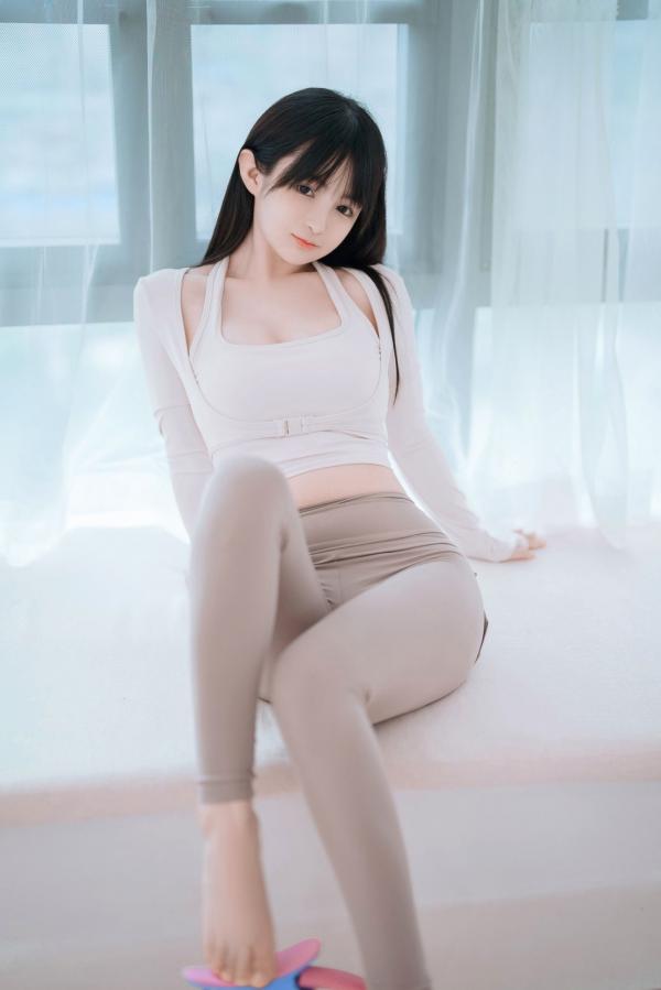 桜井宁宁 樱井宁宁  桜井宁宁-051-瑜伽妹妹，健身房私房健身写真，白嫩肌肤秀极致曲线美臀，极品性感诱惑第19张图片