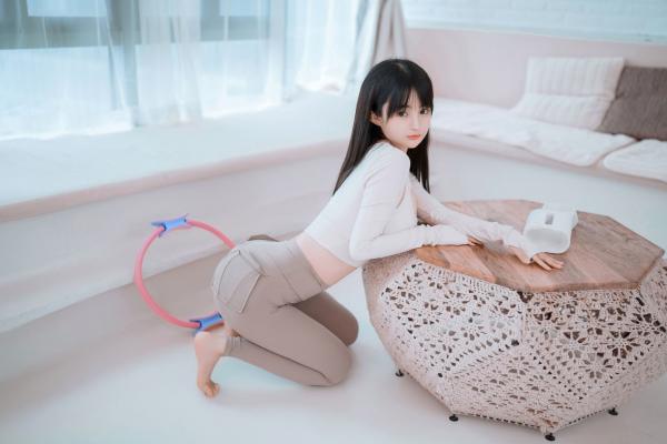 桜井宁宁 樱井宁宁  桜井宁宁-051-瑜伽妹妹，健身房私房健身写真，白嫩肌肤秀极致曲线美臀，极品性感诱惑第20张图片
