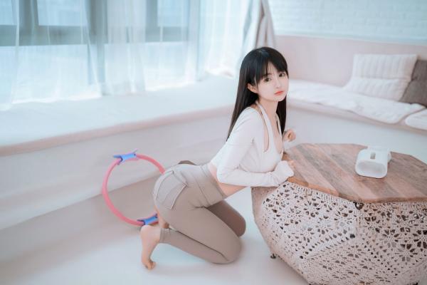 桜井宁宁 樱井宁宁  桜井宁宁-051-瑜伽妹妹，健身房私房健身写真，白嫩肌肤秀极致曲线美臀，极品性感诱惑第21张图片
