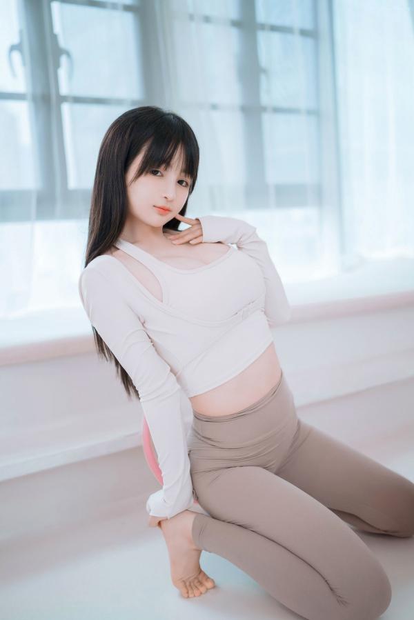 桜井宁宁 樱井宁宁  桜井宁宁-051-瑜伽妹妹，健身房私房健身写真，白嫩肌肤秀极致曲线美臀，极品性感诱惑第24张图片