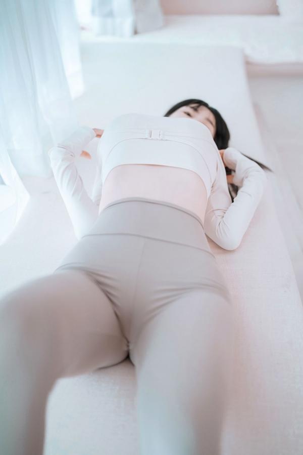 桜井宁宁 樱井宁宁  桜井宁宁-051-瑜伽妹妹，健身房私房健身写真，白嫩肌肤秀极致曲线美臀，极品性感诱惑第28张图片