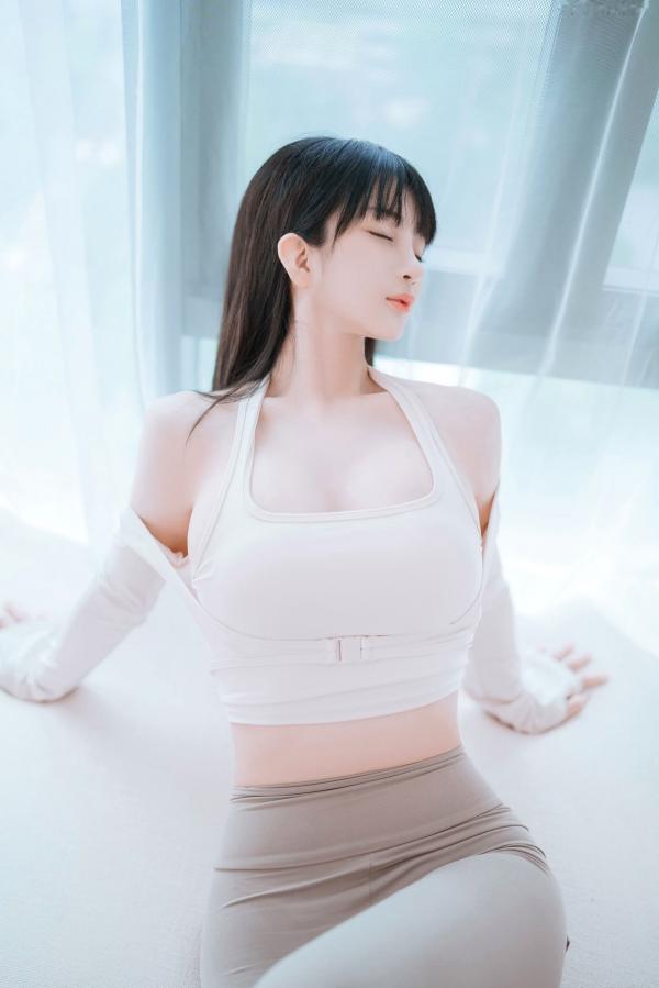 桜井宁宁 樱井宁宁  桜井宁宁-051-瑜伽妹妹，健身房私房健身写真，白嫩肌肤秀极致曲线美臀，极品性感诱惑第32张图片