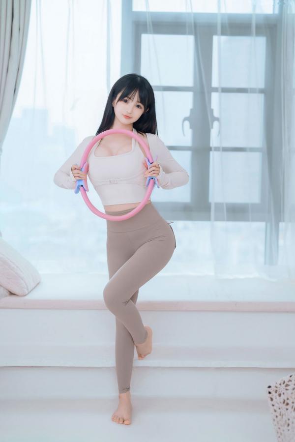 桜井宁宁 樱井宁宁  桜井宁宁-051-瑜伽妹妹，健身房私房健身写真，白嫩肌肤秀极致曲线美臀，极品性感诱惑第101张图片