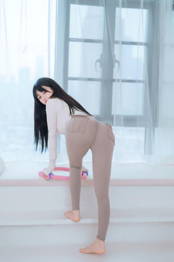 桜井宁宁 樱井宁宁  桜井宁宁-051-瑜伽妹妹，健身房私房健身写真，白嫩肌肤秀极致曲线美臀，极品性感诱惑第103张图片