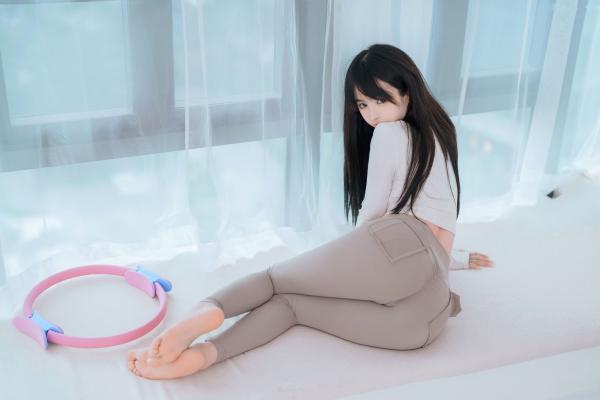 桜井宁宁 樱井宁宁  桜井宁宁-051-瑜伽妹妹，健身房私房健身写真，白嫩肌肤秀极致曲线美臀，极品性感诱惑第106张图片