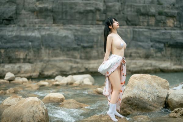 桜井宁宁 樱井宁宁  桜井宁宁私房写真：兔女郎角色扮演与户外性感泳装，展现极致诱惑曲线 - 056期合集第352张图片