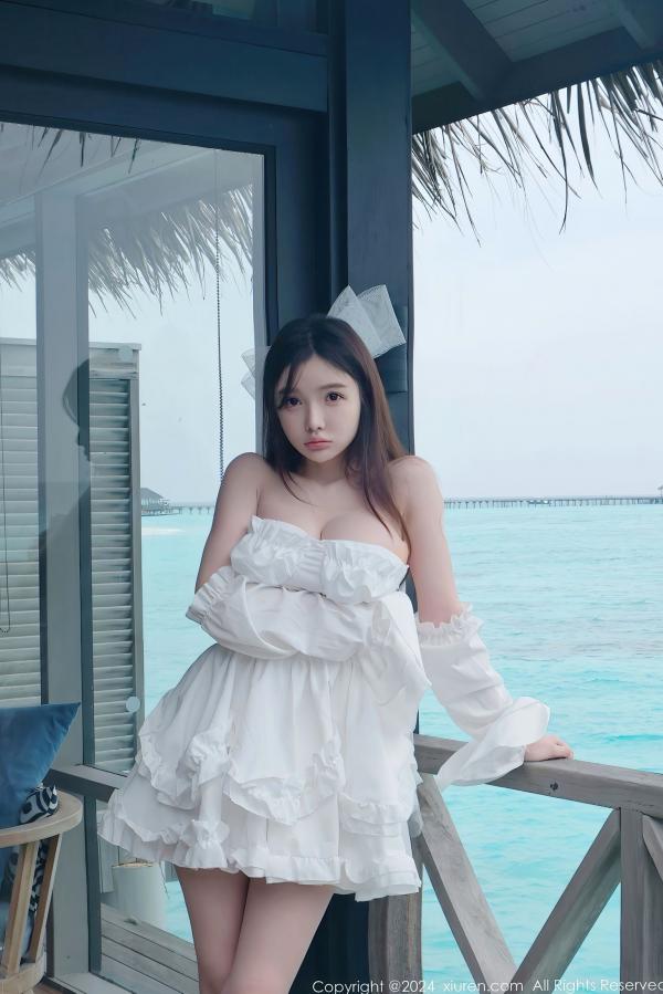    秀人网No.9535：糯美子MINI极致诱惑，纯白薄纱情趣婚纱新娘制服，傲人身材超大尺度美艳私房写真第15张图片