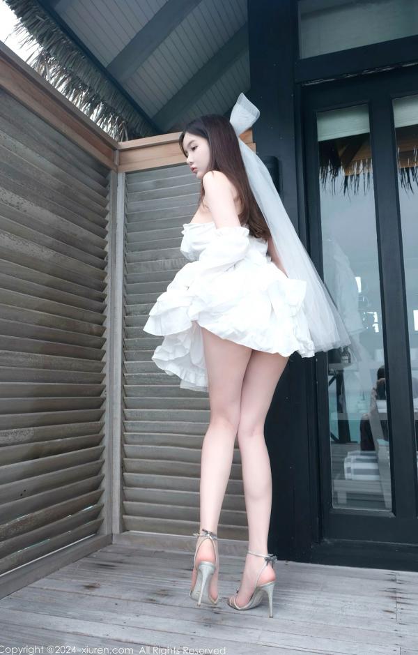    秀人网No.9535：糯美子MINI极致诱惑，纯白薄纱情趣婚纱新娘制服，傲人身材超大尺度美艳私房写真第18张图片