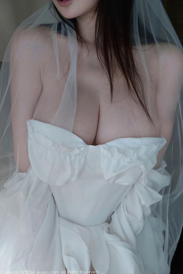    秀人网No.9535：糯美子MINI极致诱惑，纯白薄纱情趣婚纱新娘制服，傲人身材超大尺度美艳私房写真第30张图片