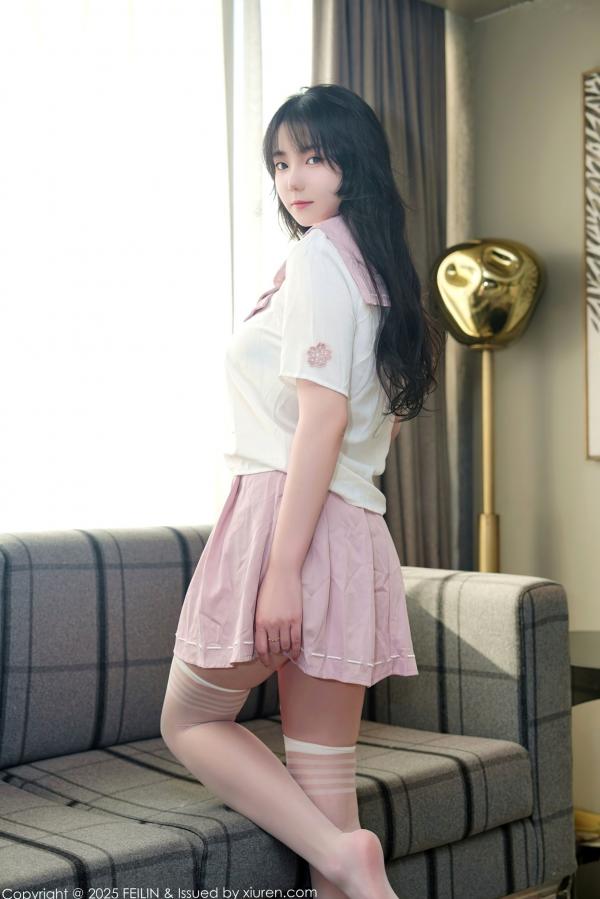    FeiLin嗲囡囡-503期：软情萝莉制服少女，清纯水手服写真，白丝长腿诱惑私房，氛围感极致迷人第1张图片