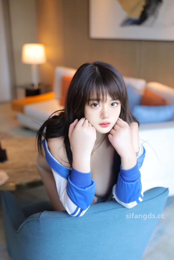    XR-Uncensored 陈柒柒：极品童颜巨乳私拍，蓝白运动装诱惑，秀人网8631大尺度内购私房写真第28张图片
